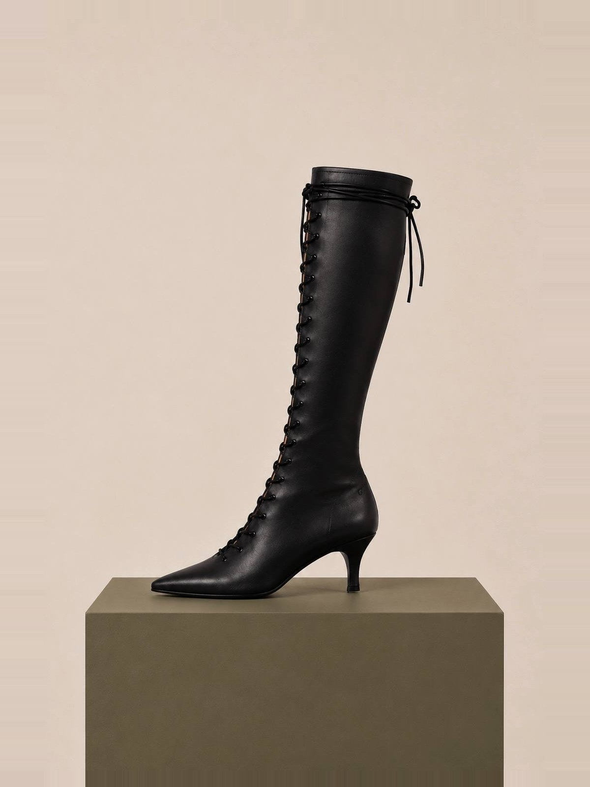 Short black desert cane
