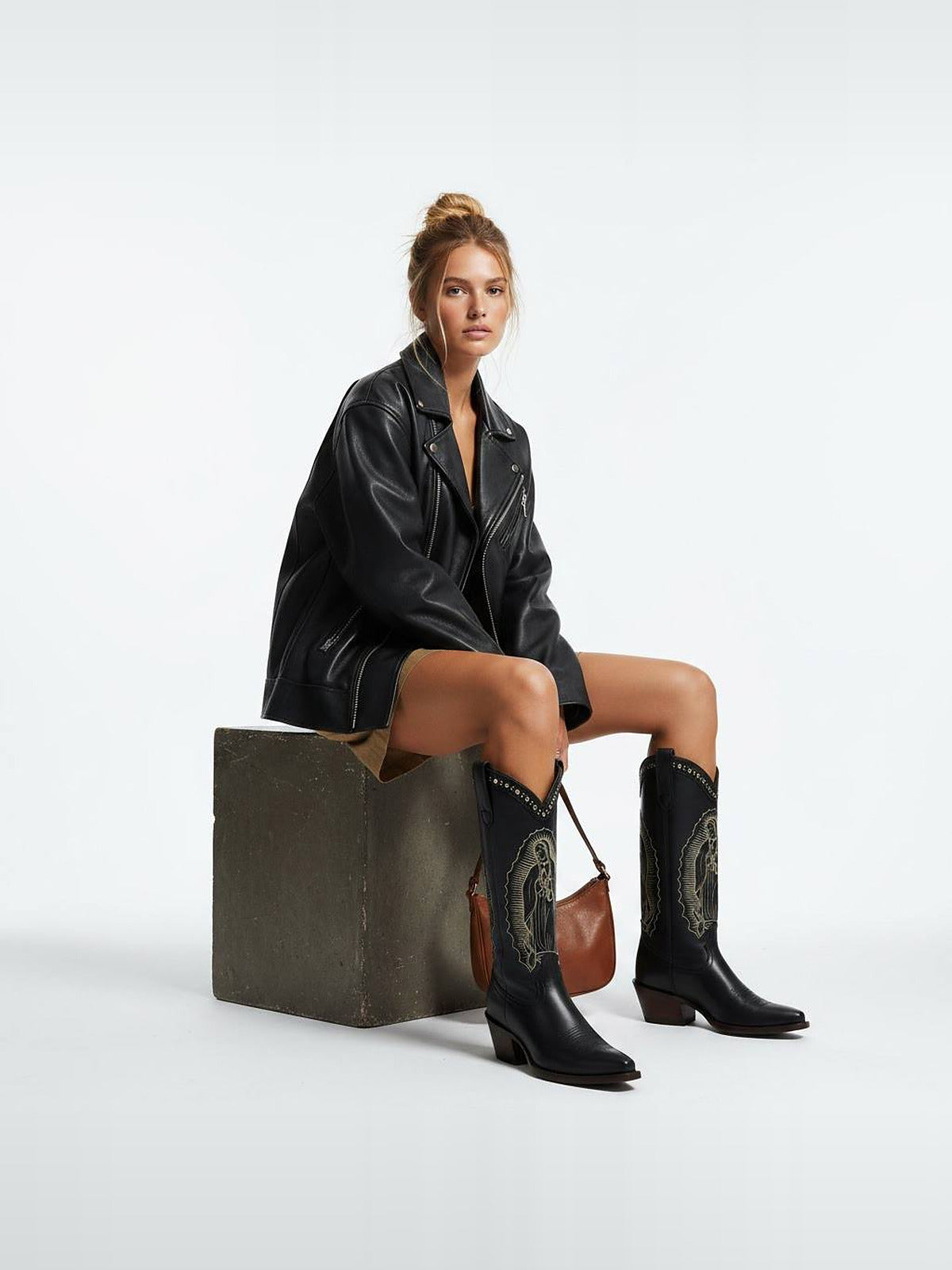Bota virgen Maria  negra