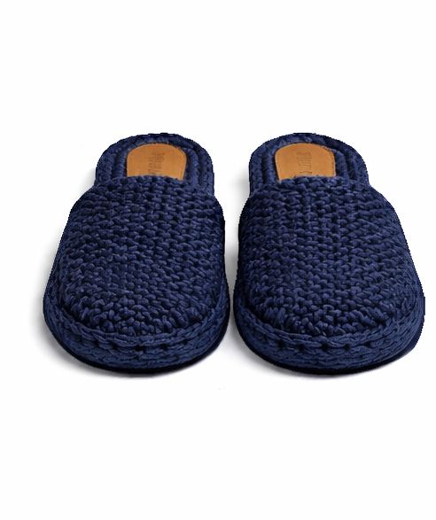 Room 611 azul marino