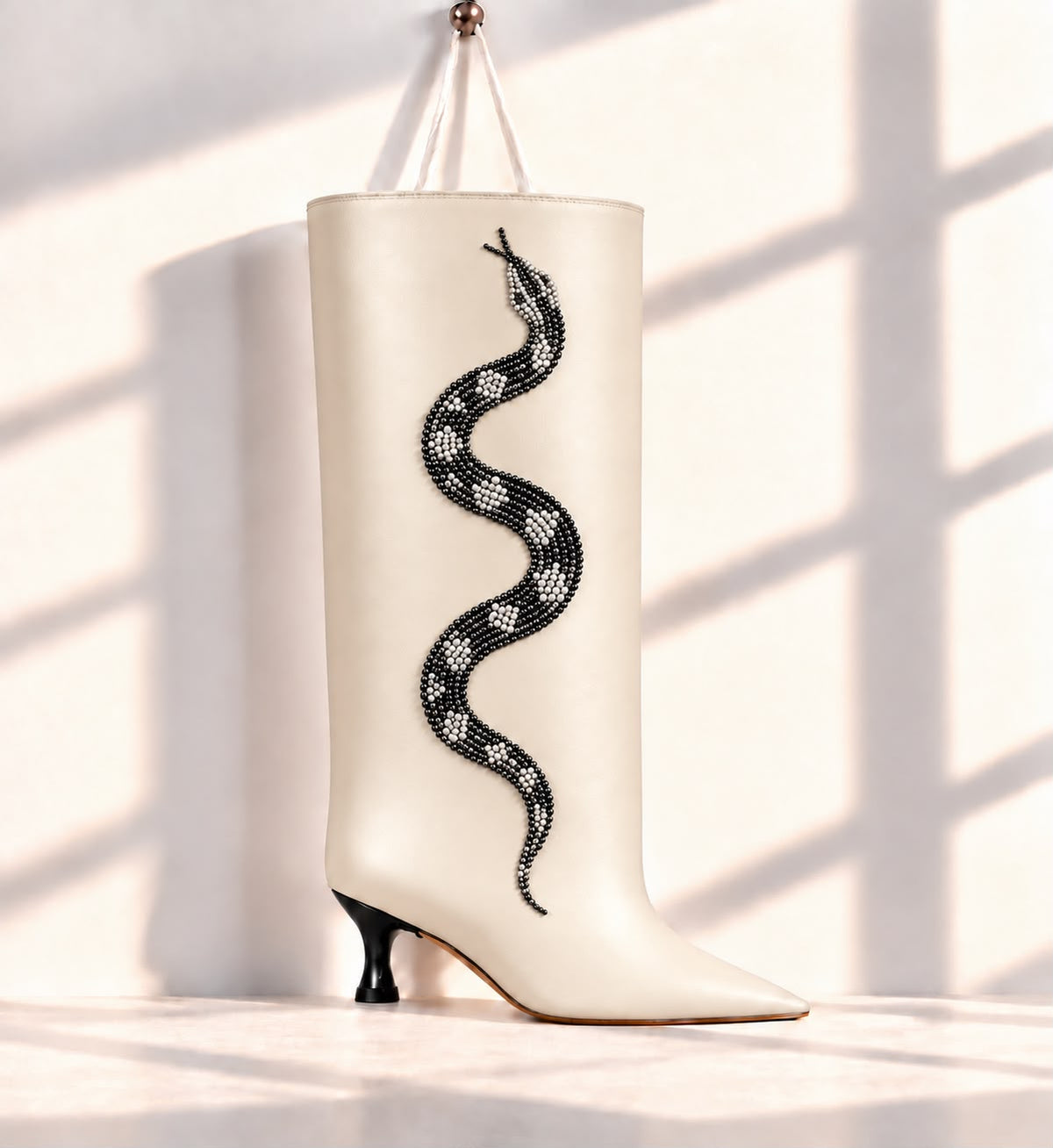Anana Boot Blanca Serpiente Negra